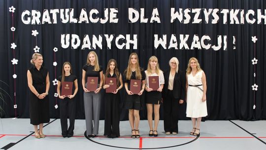 Pow. krasnostawski. Stypendia starosty wręczone [GALERIA ZDJĘĆ]