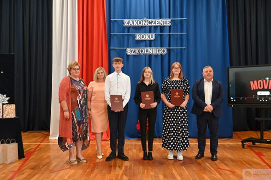 Pow. krasnostawski. Stypendia starosty wręczone [GALERIA ZDJĘĆ] 