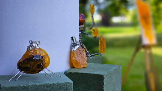 Wernisaż prac poplenerowych „Żółte w zielonym – rzecz o Lubelskim Bursztynie” [GALERIA ZDJĘĆ]