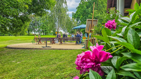 Wernisaż prac poplenerowych „Żółte w zielonym – rzecz o Lubelskim Bursztynie” [GALERIA ZDJĘĆ]