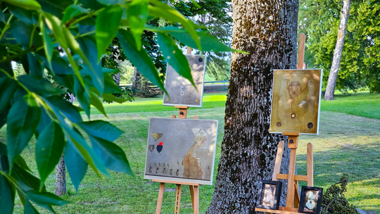 Wernisaż prac poplenerowych „Żółte w zielonym – rzecz o Lubelskim Bursztynie” [GALERIA ZDJĘĆ]