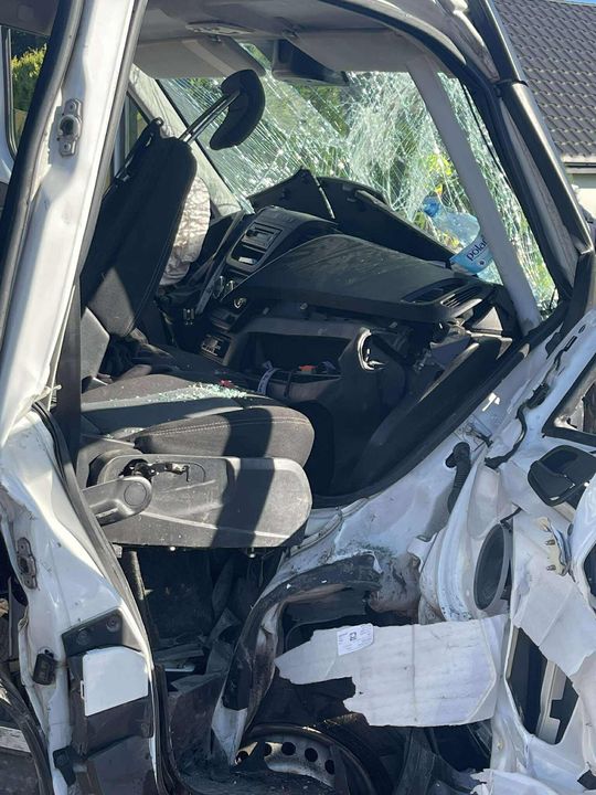 Zderzenie dwóch busów na krajowej 17 w Izbicy. 7 osób poszkodowanych. Droga zablokowana! [ZDJĘCIA]