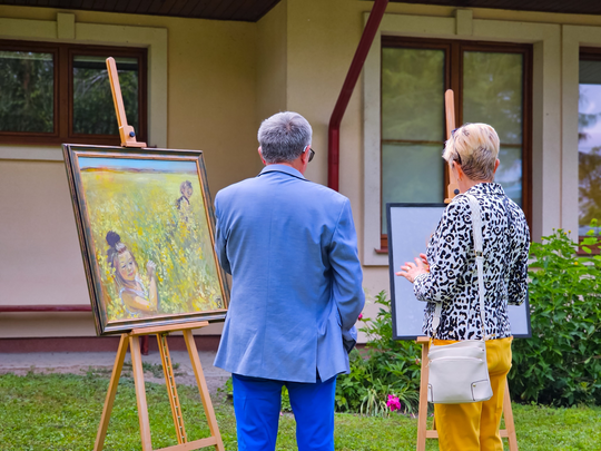 Wernisaż prac poplenerowych „Żółte w zielonym – rzecz o Lubelskim Bursztynie” [GALERIA ZDJĘĆ]