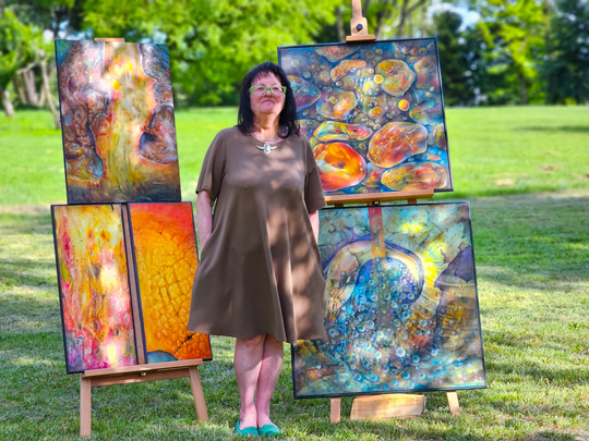 Wernisaż prac poplenerowych „Żółte w zielonym – rzecz o Lubelskim Bursztynie” [GALERIA ZDJĘĆ]