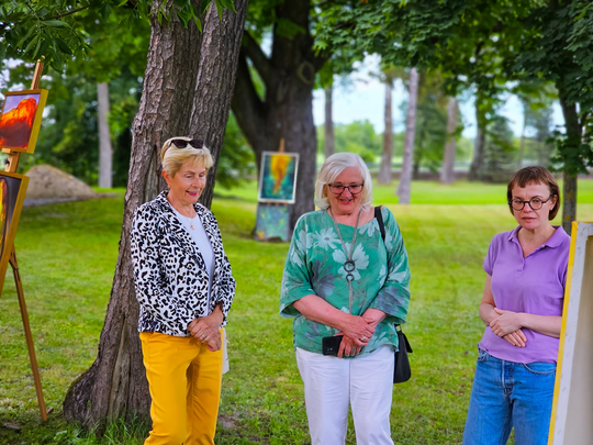 Wernisaż prac poplenerowych „Żółte w zielonym – rzecz o Lubelskim Bursztynie” [GALERIA ZDJĘĆ]