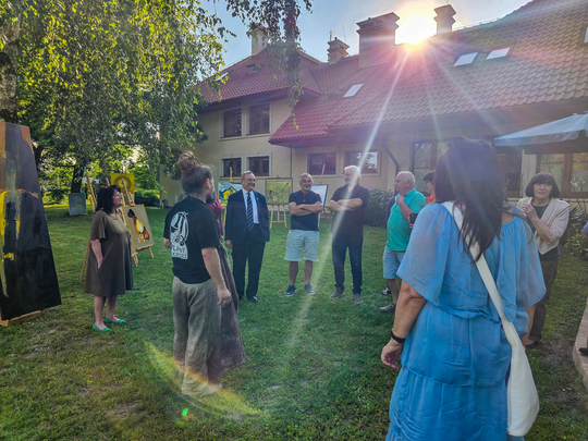 Wernisaż prac poplenerowych „Żółte w zielonym – rzecz o Lubelskim Bursztynie” [GALERIA ZDJĘĆ]