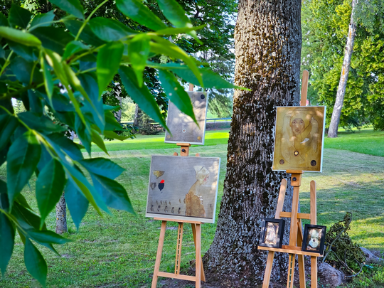 Wernisaż prac poplenerowych „Żółte w zielonym – rzecz o Lubelskim Bursztynie” [GALERIA ZDJĘĆ]