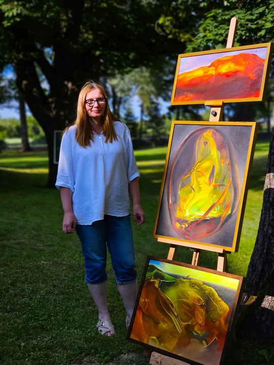 Wernisaż prac poplenerowych „Żółte w zielonym – rzecz o Lubelskim Bursztynie” [GALERIA ZDJĘĆ]