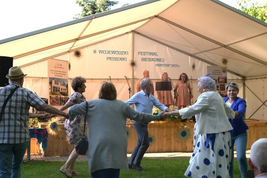 III Wojewódzki Festiwal Piosenki Biesiadnej w Pawłowie [GALERIA ZDJĘĆ]