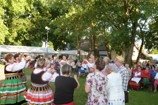 III Wojewódzki Festiwal Piosenki Biesiadnej w Pawłowie [GALERIA ZDJĘĆ]