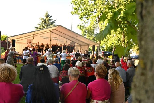 III Wojewódzki Festiwal Piosenki Biesiadnej w Pawłowie [GALERIA ZDJĘĆ]