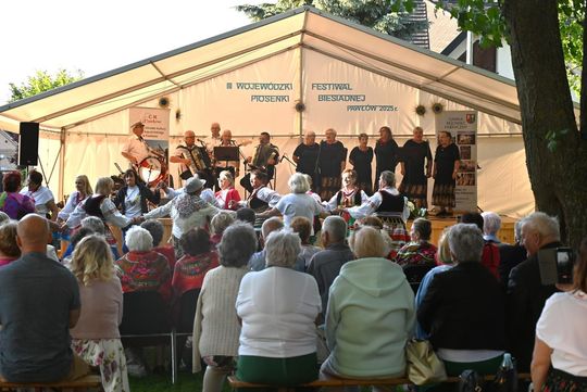 III Wojewódzki Festiwal Piosenki Biesiadnej w Pawłowie [GALERIA ZDJĘĆ]
