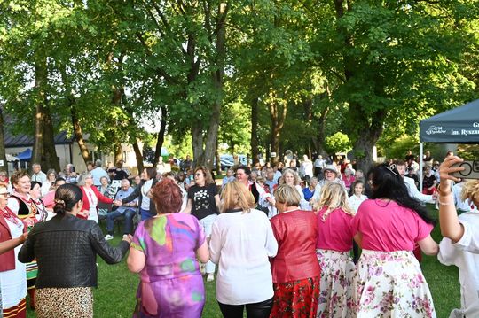 III Wojewódzki Festiwal Piosenki Biesiadnej w Pawłowie [GALERIA ZDJĘĆ]