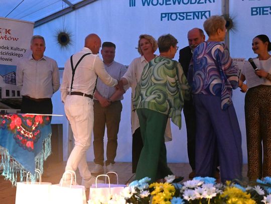 III Wojewódzki Festiwal Piosenki Biesiadnej w Pawłowie [GALERIA ZDJĘĆ]