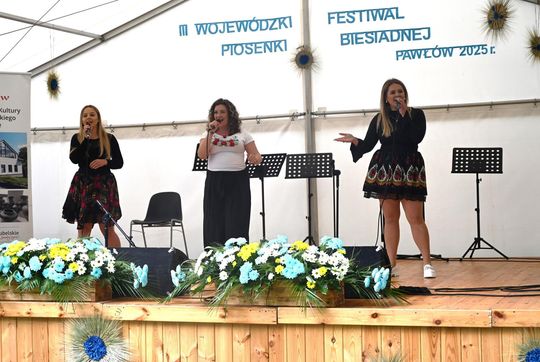 III Wojewódzki Festiwal Piosenki Biesiadnej w Pawłowie [GALERIA ZDJĘĆ]