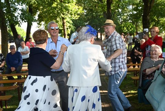 III Wojewódzki Festiwal Piosenki Biesiadnej w Pawłowie [GALERIA ZDJĘĆ]