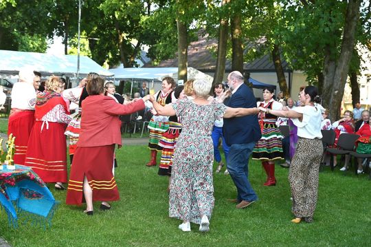 III Wojewódzki Festiwal Piosenki Biesiadnej w Pawłowie [GALERIA ZDJĘĆ]