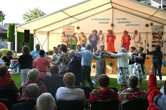 III Wojewódzki Festiwal Piosenki Biesiadnej w Pawłowie [GALERIA ZDJĘĆ]