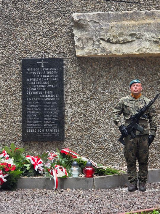 Chełm. Uroczystości upamiętnienia ofiar tragicznych wydarzeń w Kumowej Dolinie [GALERIA ZDJĘĆ]