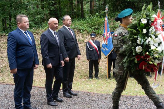 Chełm. Uroczystości upamiętnienia ofiar tragicznych wydarzeń w Kumowej Dolinie [GALERIA ZDJĘĆ]
