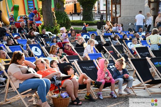 Krasnystaw. Kolejna odsłona Film & Grill. Kino na Rynku Miejskim [GALERIA ZDJĘĆ]