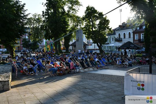 Krasnystaw. Kolejna odsłona Film & Grill. Kino na Rynku Miejskim [GALERIA ZDJĘĆ]