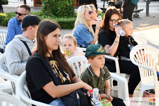 Krasnystaw. Kolejna odsłona Film & Grill. Kino na Rynku Miejskim [GALERIA ZDJĘĆ]