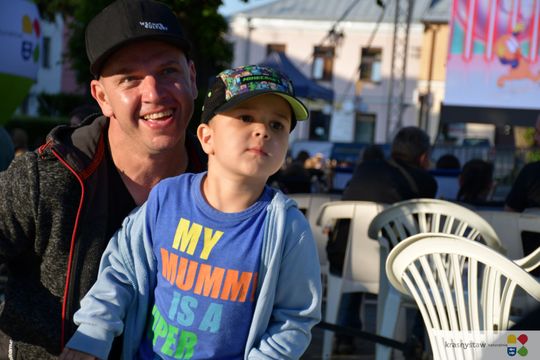 Krasnystaw. Kolejna odsłona Film & Grill. Kino na Rynku Miejskim [GALERIA ZDJĘĆ]