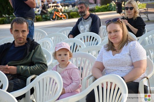 Krasnystaw. Kolejna odsłona Film & Grill. Kino na Rynku Miejskim [GALERIA ZDJĘĆ]