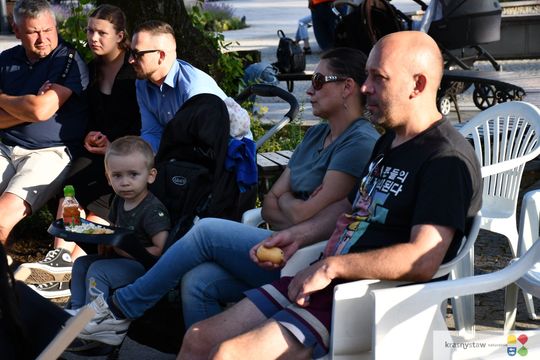 Krasnystaw. Kolejna odsłona Film & Grill. Kino na Rynku Miejskim [GALERIA ZDJĘĆ]