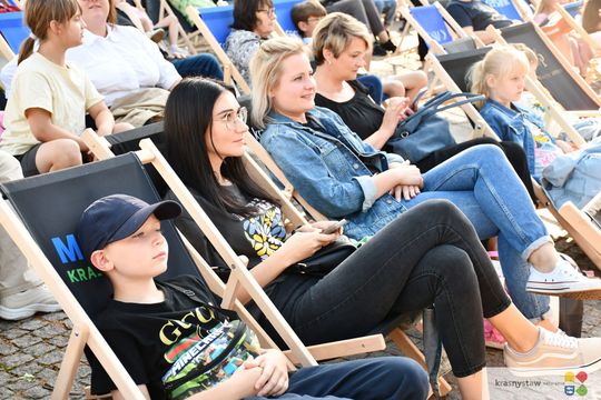 Krasnystaw. Kolejna odsłona Film & Grill. Kino na Rynku Miejskim [GALERIA ZDJĘĆ]