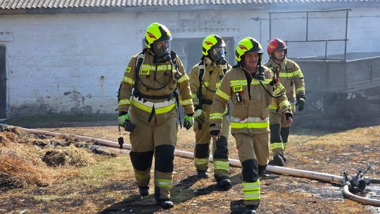 Pow. włodawski. Spłonęły zabudowania gospodarcze i część domu. Straty to około 150 tys. zł [ZDJĘCIA]