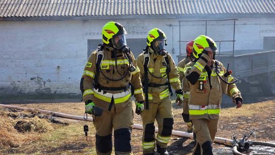 Pow. włodawski. Spłonęły zabudowania gospodarcze i część domu. Straty to około 150 tys. zł [ZDJĘCIA]
