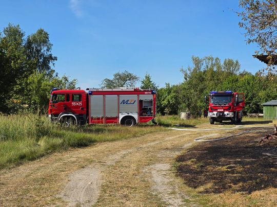 Pow. włodawski. Spłonęły zabudowania gospodarcze i część domu. Straty to około 150 tys. zł [ZDJĘCIA]