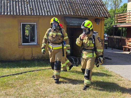 Pow. włodawski. Spłonęły zabudowania gospodarcze i część domu. Straty to około 150 tys. zł [ZDJĘCIA]