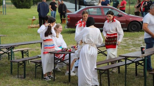 Noc Świętojańska w gminie Hańsk. Widowisko obrzędowe i puszczanie wianków [GALERIA ZDJĘĆ]