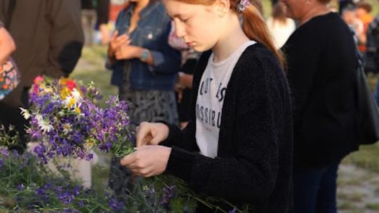 Noc Świętojańska w gminie Hańsk. Widowisko obrzędowe i puszczanie wianków [GALERIA ZDJĘĆ]