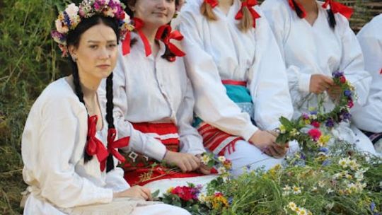 Noc Świętojańska w gminie Hańsk. Widowisko obrzędowe i puszczanie wianków [GALERIA ZDJĘĆ]