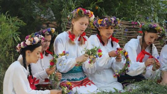 Noc Świętojańska w gminie Hańsk. Widowisko obrzędowe i puszczanie wianków [GALERIA ZDJĘĆ]