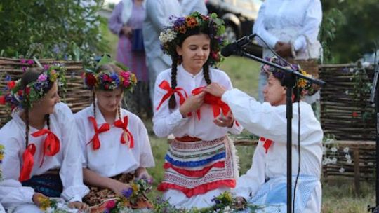 Noc Świętojańska w gminie Hańsk. Widowisko obrzędowe i puszczanie wianków [GALERIA ZDJĘĆ]