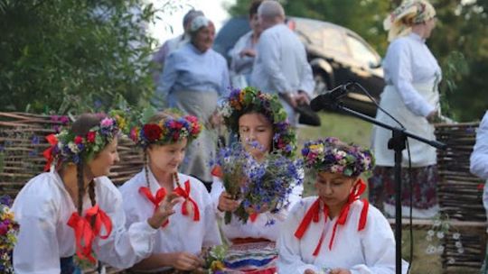 Noc Świętojańska w gminie Hańsk. Widowisko obrzędowe i puszczanie wianków [GALERIA ZDJĘĆ]