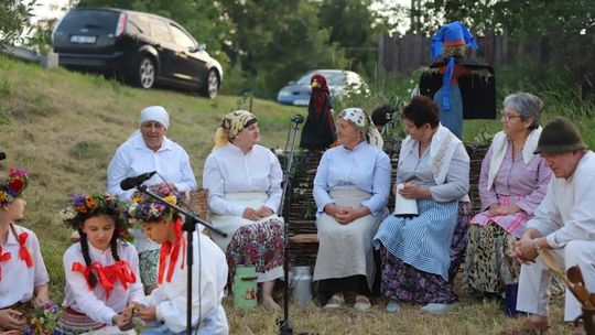 Noc Świętojańska w gminie Hańsk. Widowisko obrzędowe i puszczanie wianków [GALERIA ZDJĘĆ]