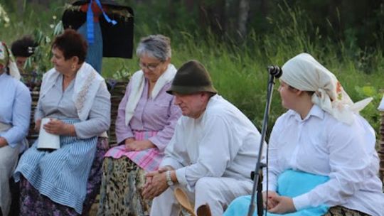 Noc Świętojańska w gminie Hańsk. Widowisko obrzędowe i puszczanie wianków [GALERIA ZDJĘĆ]