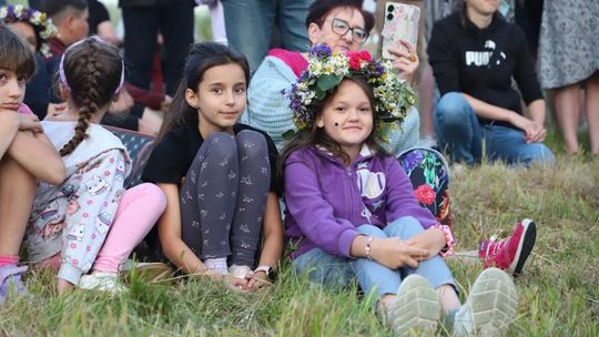 Noc Świętojańska w gminie Hańsk. Widowisko obrzędowe i puszczanie wianków [GALERIA ZDJĘĆ]