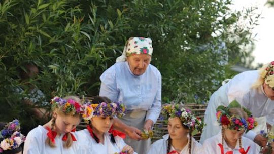 Noc Świętojańska w gminie Hańsk. Widowisko obrzędowe i puszczanie wianków [GALERIA ZDJĘĆ]