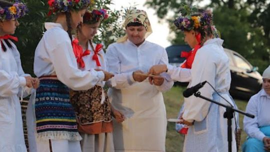 Noc Świętojańska w gminie Hańsk. Widowisko obrzędowe i puszczanie wianków [GALERIA ZDJĘĆ]