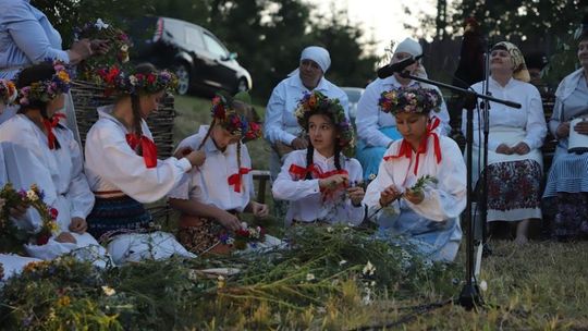 Noc Świętojańska w gminie Hańsk. Widowisko obrzędowe i puszczanie wianków [GALERIA ZDJĘĆ]