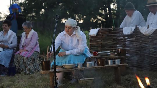 Noc Świętojańska w gminie Hańsk. Widowisko obrzędowe i puszczanie wianków [GALERIA ZDJĘĆ]
