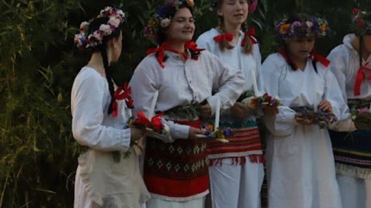 Noc Świętojańska w gminie Hańsk. Widowisko obrzędowe i puszczanie wianków [GALERIA ZDJĘĆ]