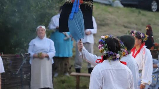 Noc Świętojańska w gminie Hańsk. Widowisko obrzędowe i puszczanie wianków [GALERIA ZDJĘĆ]